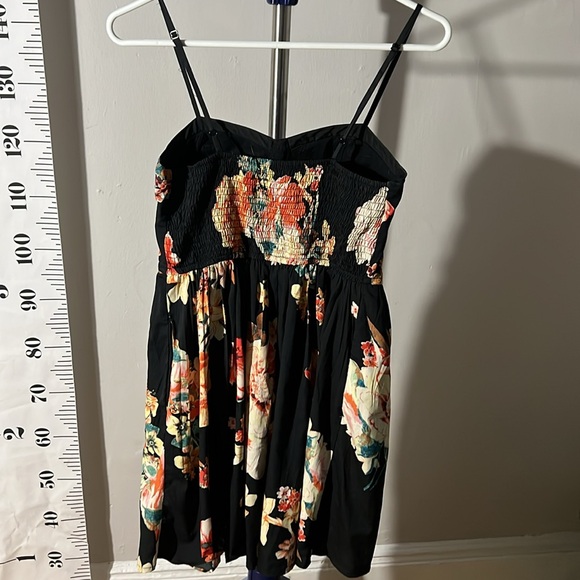 Band of Gypsies floral dress with pockets - Picture 2 of 5
